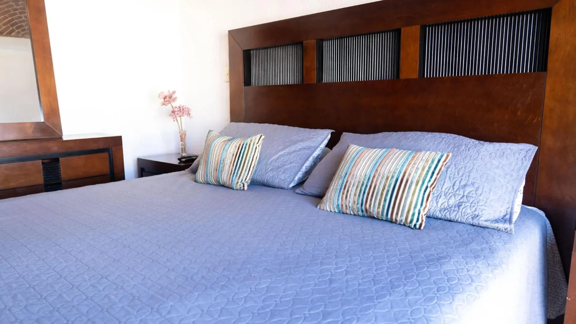 Peninsula Stays 3 Bedroom House & Ac + Private Parking + Fast Wifi Chetumal 0*,  Mexikó